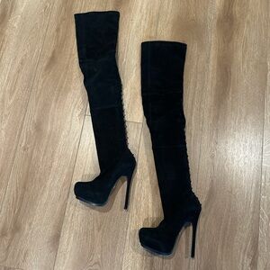 Elegant Black Over-the-Knee Boots